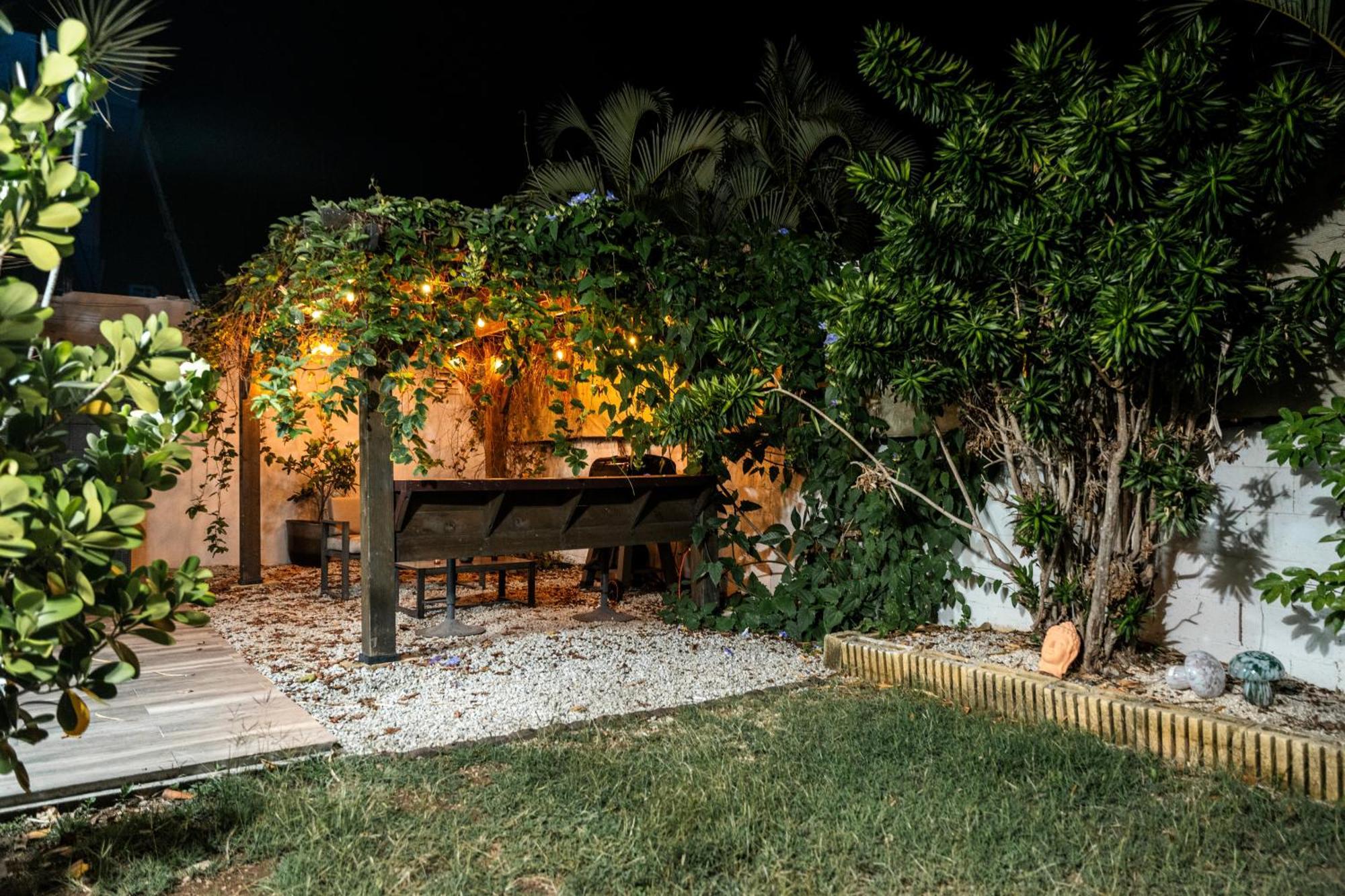 Expansive Paradise With Private Jacuzzi And Tropical Patio Ponce Εξωτερικό φωτογραφία